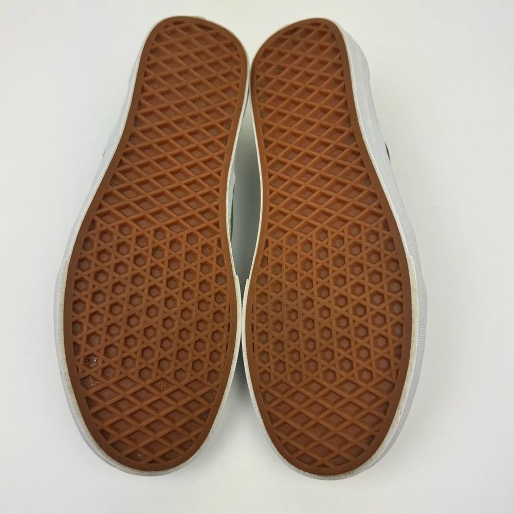 Vans Unisex Classic Slip-On’s. Green/ white. Men’s size 8.5, women’s size 10.